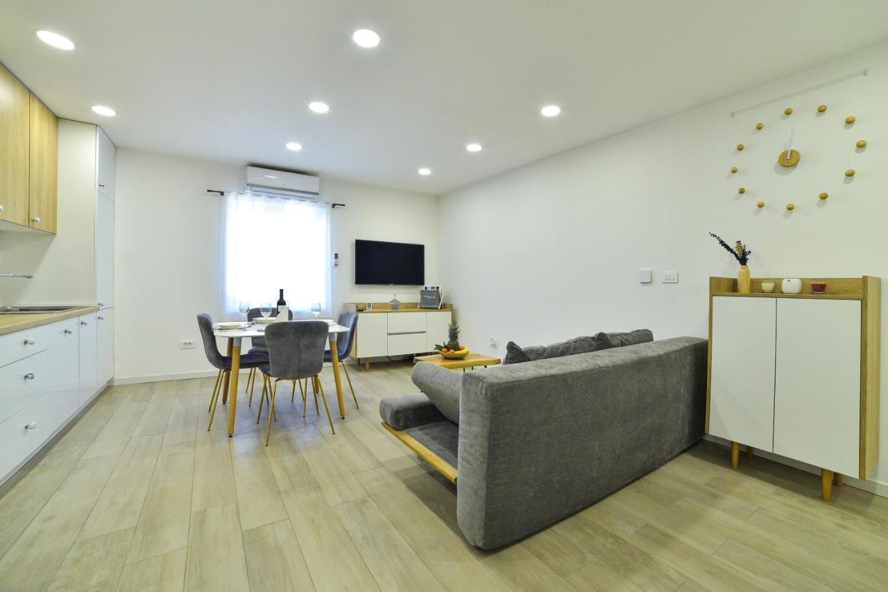 Apartment Maris Sinj Exterior photo