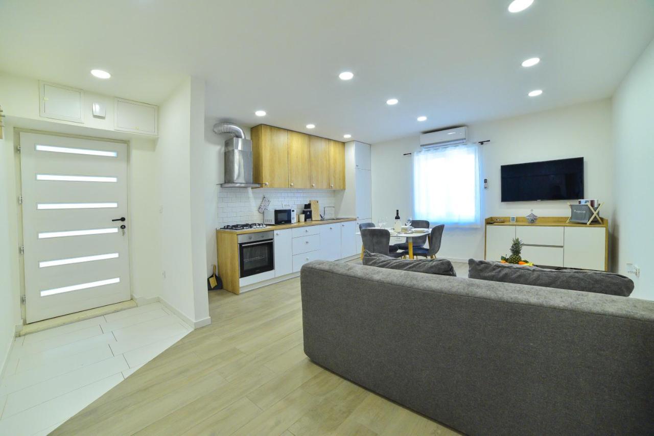 Apartment Maris Sinj Exterior photo